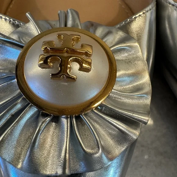 Tory Burch pointy skimmer with pearl logo 9.5m - Picture 9 of 10